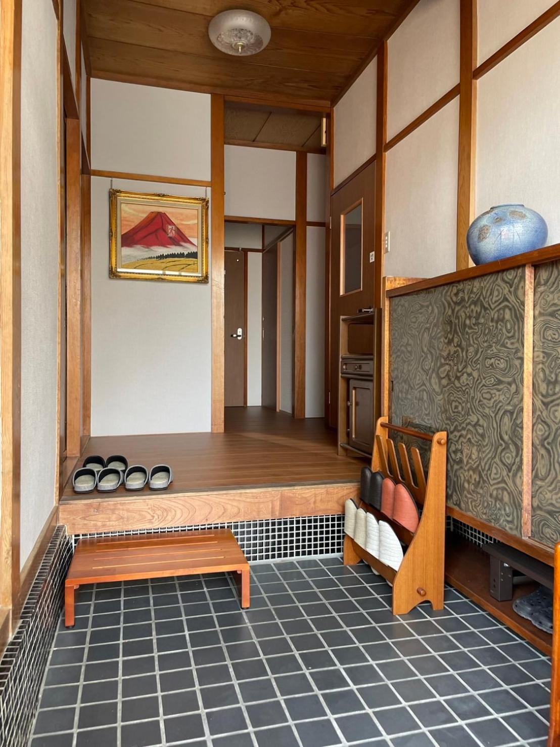 In Front Of Station 3br Big Yard House Apartment *
